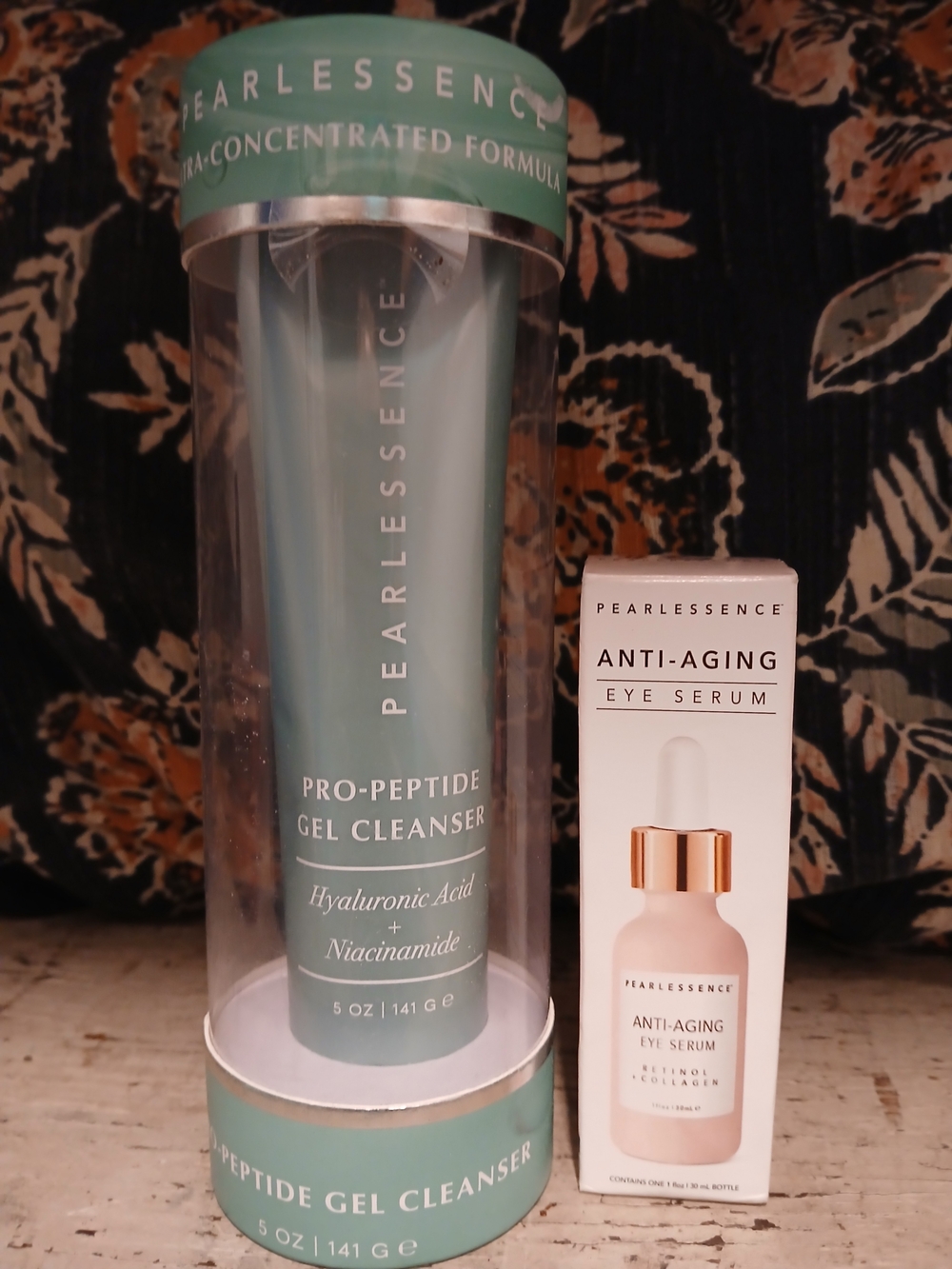 Pearlessence Pro-Peptide Gel Cleanser – Green Hyaluronic Acid Facial Cleanser